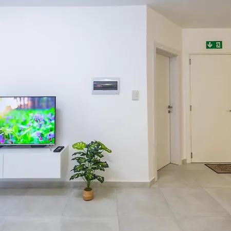 Court By Buena Vista Apartment