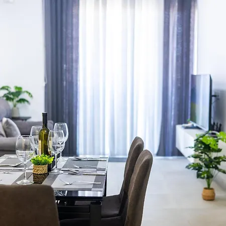 Court By Buena Vista Apartment Bur Marrad