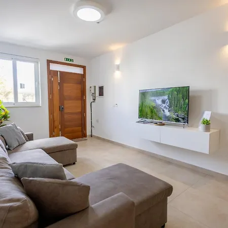 Court By Buena Vista Apartment