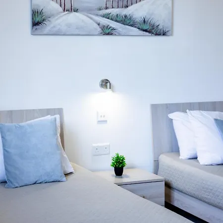 Court By Buena Vista *