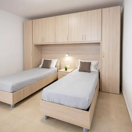 Apartment Court By Buena Vista Bur Marrad