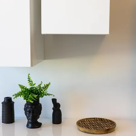 Apartment Court By Buena Vista *