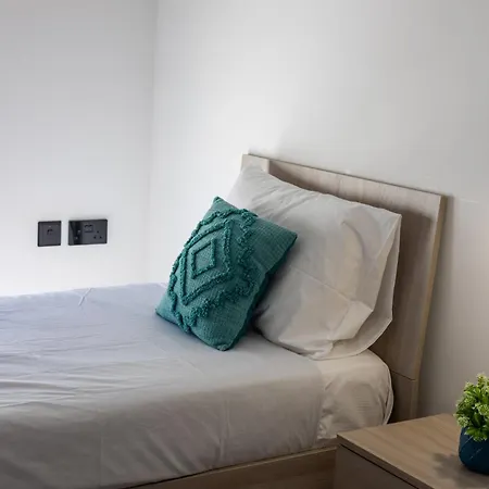 Court By Buena Vista Apartment Bur Marrad