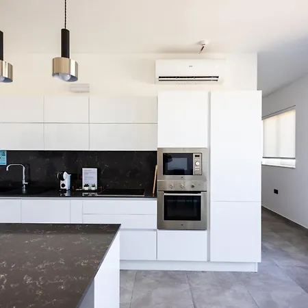 Apartment Court By Buena Vista Bur Marrad