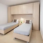 Apartment Court By Buena Vista Bur Marrad