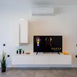 Apartment Court By Buena Vista Bur Marrad