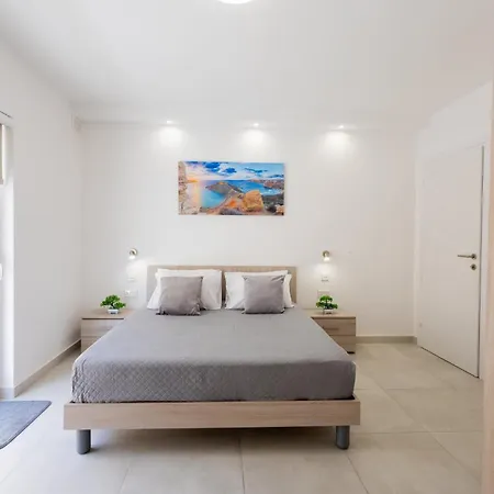 Court By Buena Vista *