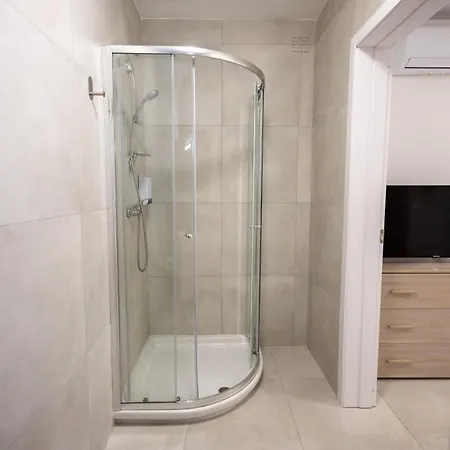 Court By Buena Vista * Bur Marrad