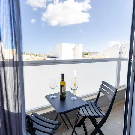 Court By Buena Vista *