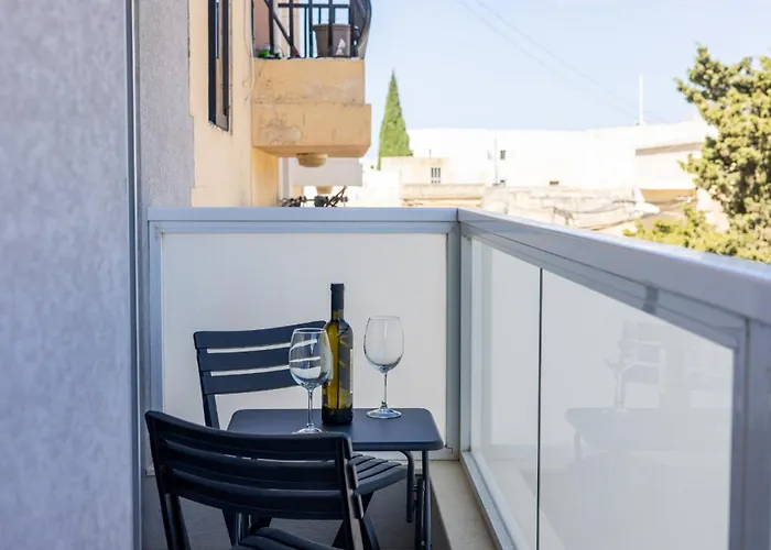 Court By Buena Vista *