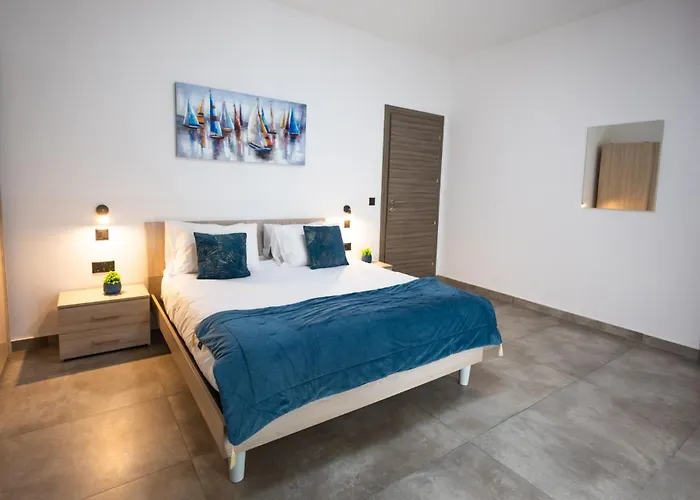 Court By Buena Vista *