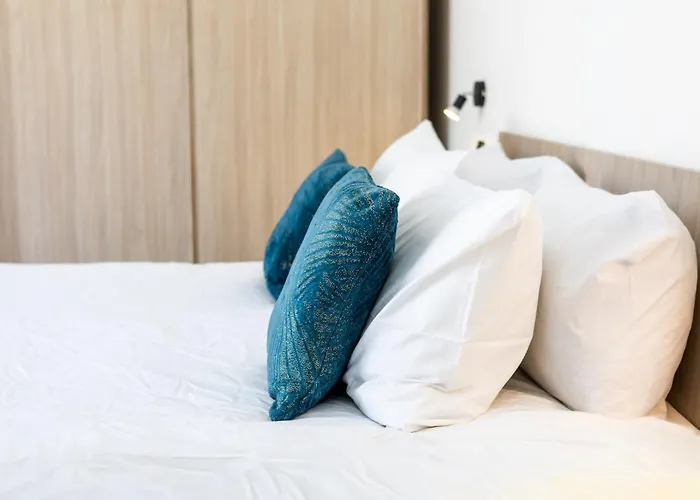 Court By Buena Vista *