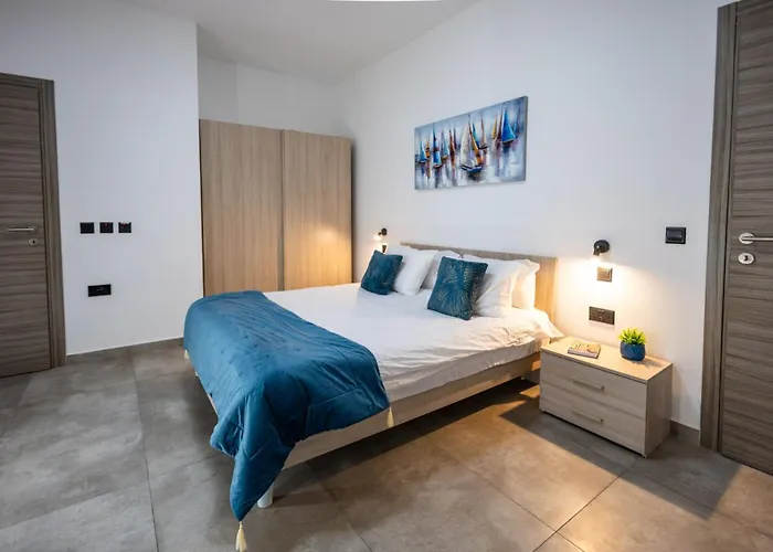 Court By Buena Vista