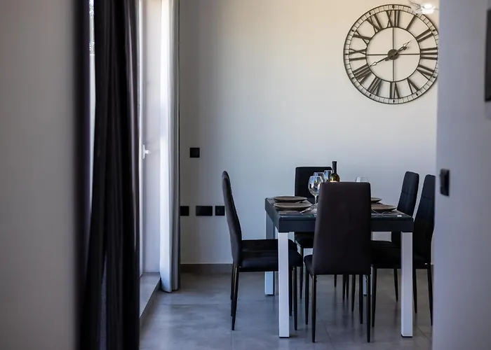 Court By Buena Vista * Bur Marrad